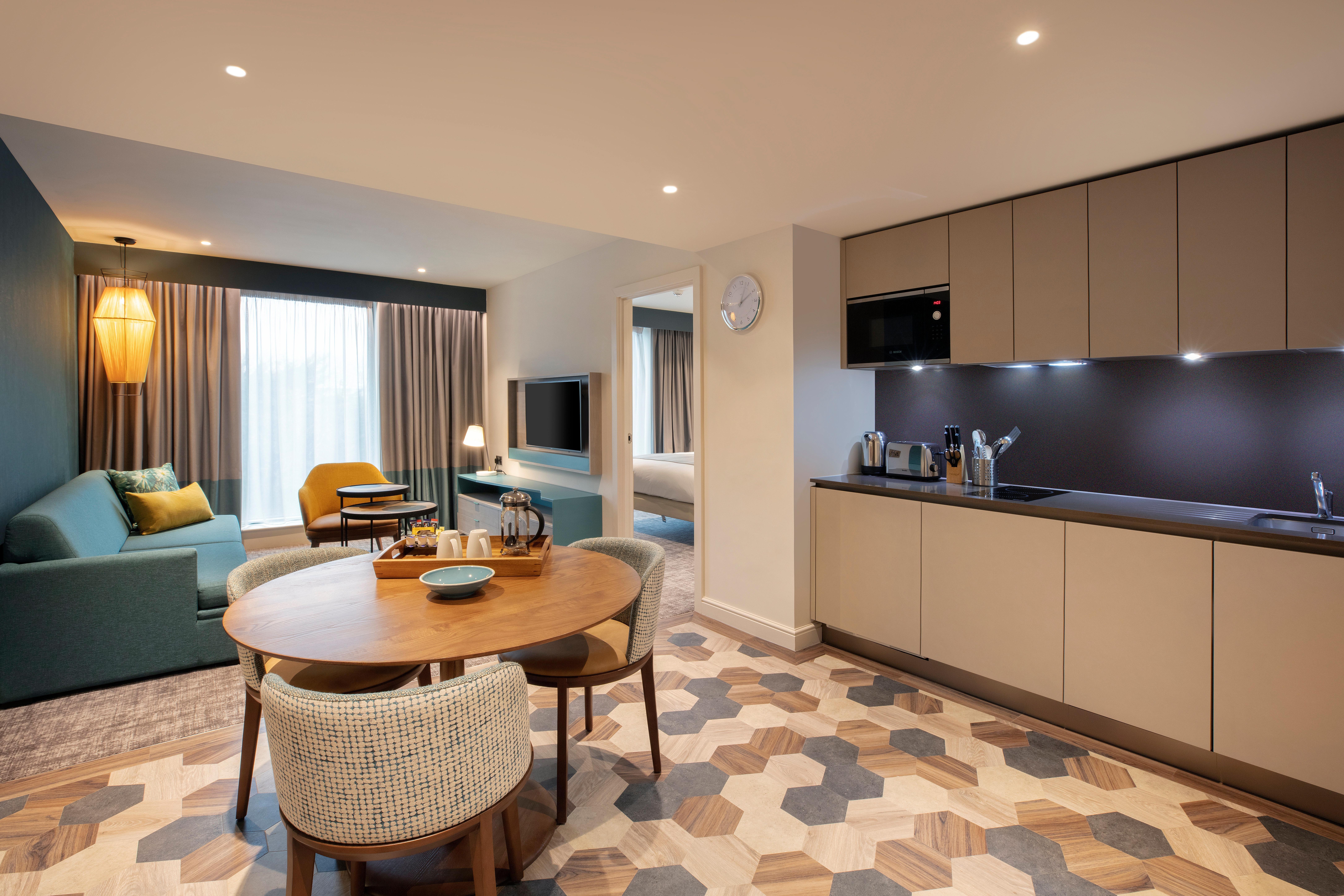 Staybridge Suites London Heathrow - Bath Road, An Ihg Aparthotel Хитроу Экстерьер фото
